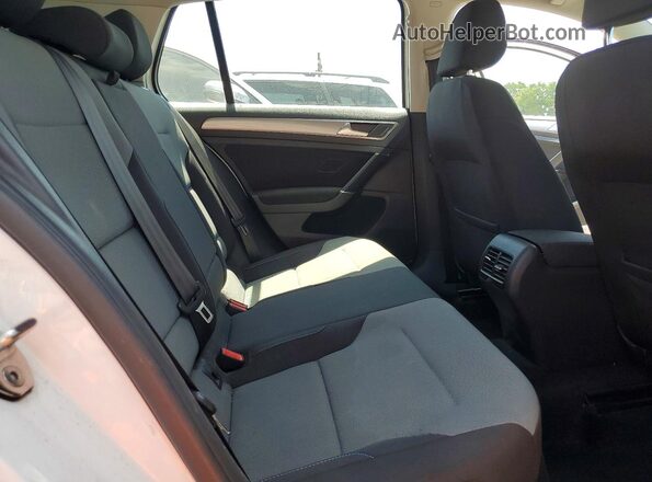 WVWKP7AU2GW915390 2016 VOLKSWAGEN GOLF White Engine compartment view