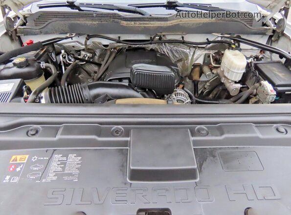 1GB0CUEGXJZ276725 2018 CHEVROLET SILVERADO White Vista del salpicadero