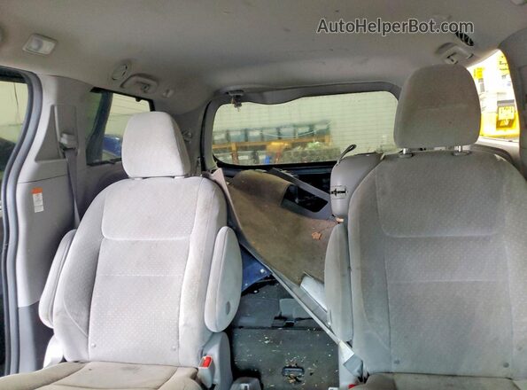 5TDKZ3DC1JS960012 2018 TOYOTA SIENNA Blue 