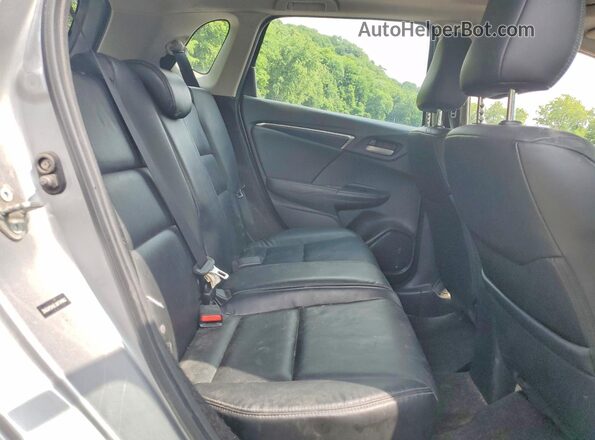 3HGGK5H92JM704662 2018 HONDA FIT Silver Вид задньої частини салону
