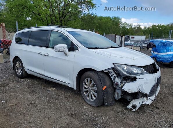 2C4RC1BG8KR539943 2019 CHRYSLER PACIFICA White Vista frontal