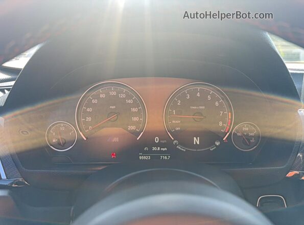WBS8M9C59G5D30537 2016 BMW M3 Синий Вид щитка приборов