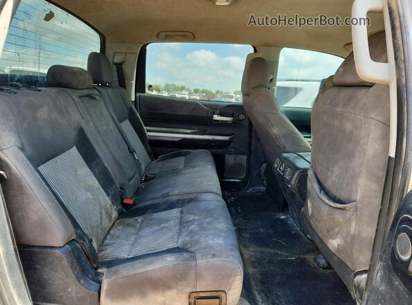 5TFEM5F16GX096760 2016 TOYOTA TUNDRA Silver Вид задньої частини салону