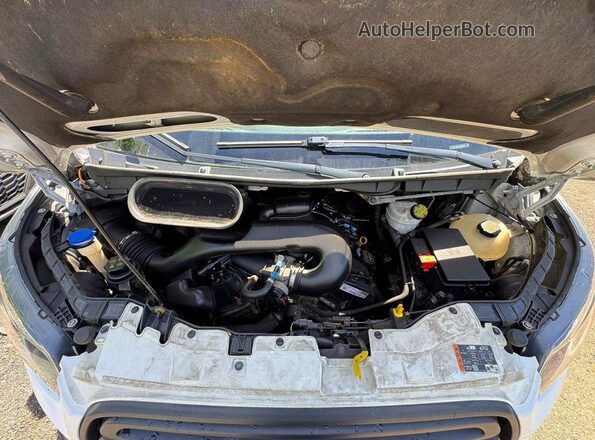 1FTYE1ZM1JKB51970 2018 FORD TRANSIT Белый Вид салона спереди