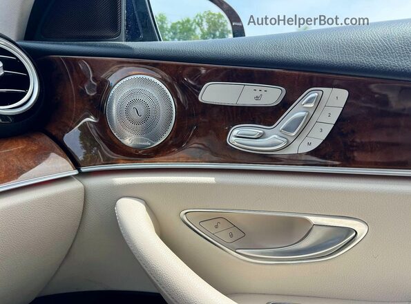 WDDZF4KB8HA132821 2017 MERCEDES-BENZ E Blue Вид наклейки з VIN-кодом