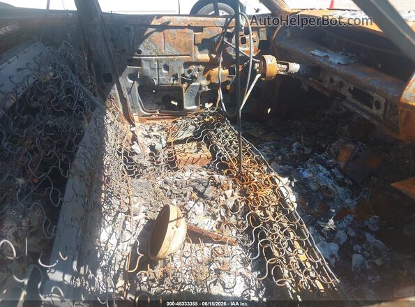 41835C105348      1970 CHEVROLET OTHER Серебряный Вид салона спереди