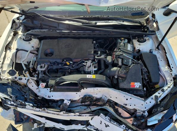 JTNB11HK0J3038695 2018 TOYOTA CAMRY White 