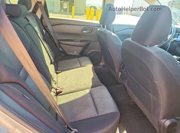 JN8BT3BB6RW183659 2024 NISSAN ROGUE Silver Widok wnętrza z tyłu