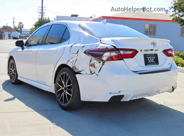 4T1G11AK6PU811107 2023 TOYOTA CAMRY White Widok z przodu