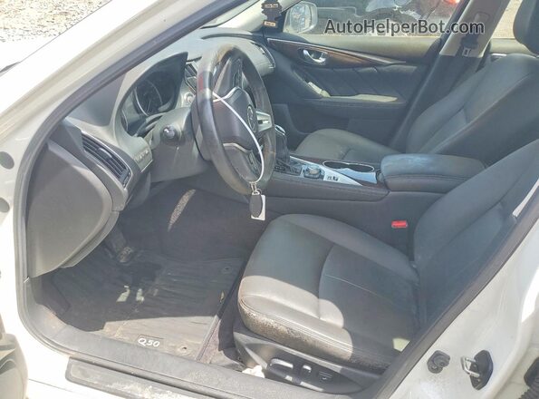 JN1EV7AR8JM438520 2018 INFINITI Q50 Белый Вид панели приборов