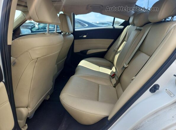 19UDE2F36HA010068 2017 ACURA ILX Белый Вид задней части салона