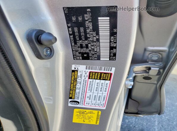 5TDJZRBHXNS170047 2022 TOYOTA HIGHLANDER Silver Widok wnętrza 360 stopni