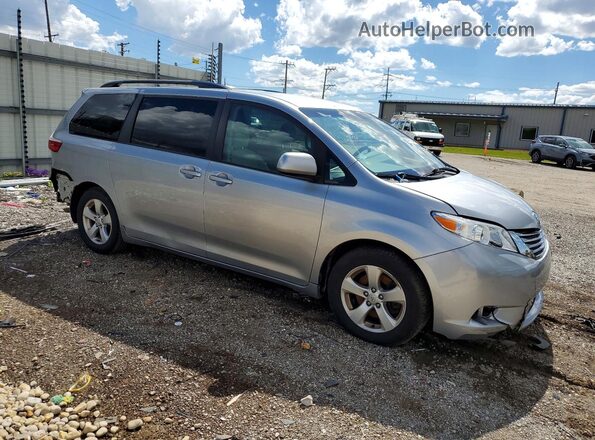 5TDKK3DC8GS745367 2016 TOYOTA SIENNA Gray Vista frontal