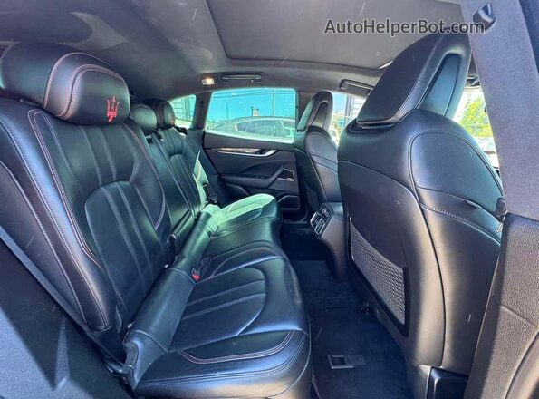 ZN661YUS3JX269795 2018 MASERATI LEVANTE Charcoal 