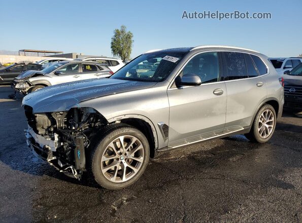 5UX13EU05T9065654 2026 BMW X5 Silver 