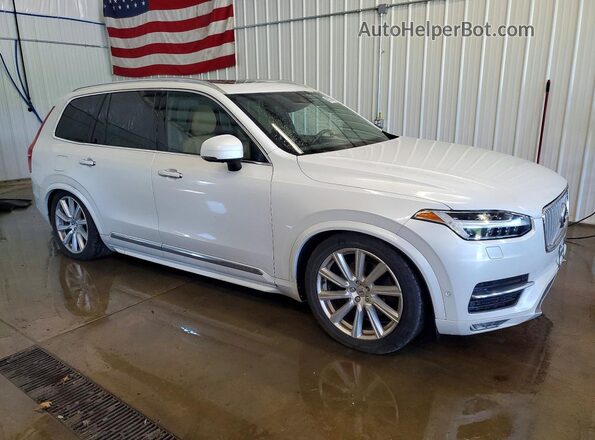 YV4A22PL1H1152463 2017 VOLVO XC90 White Widok z przodu