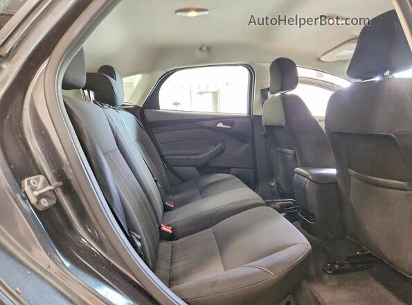 1FADP3K29HL262757 2017 FORD FOCUS Gray Widok wnętrza z tyłu