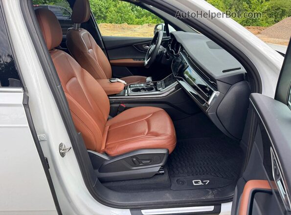 WA1AJAF7XMD018736 2021 AUDI Q7 White 