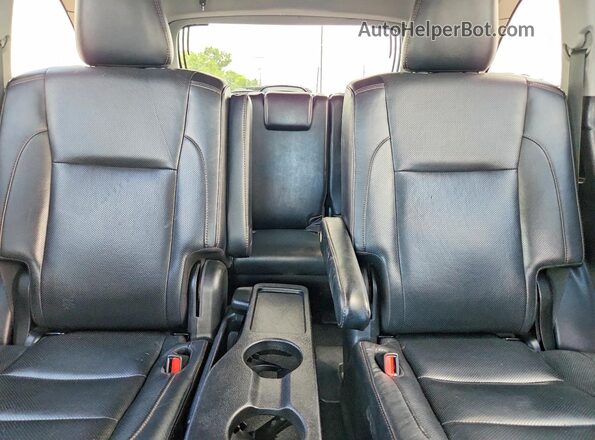 5TDDGRFH3KS054746 2019 TOYOTA HIGHLANDER Black Rear interior view