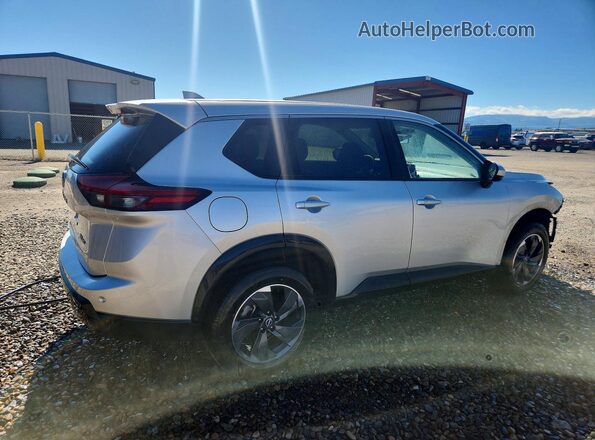 JN8BT3BB6RW183659 2024 NISSAN ROGUE Silver Przód prawy