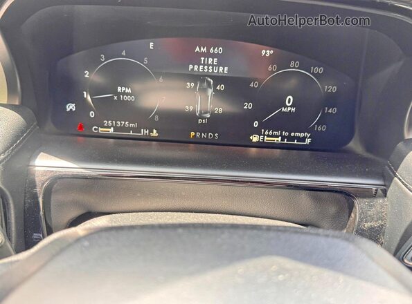 2LMPJ8J93NBL13332 2022 LINCOLN NAUTILUS Gray Dashboard view