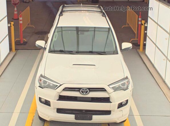JTESU5JR6N5991248 2022 TOYOTA 4RUNNER White VIN sticker view