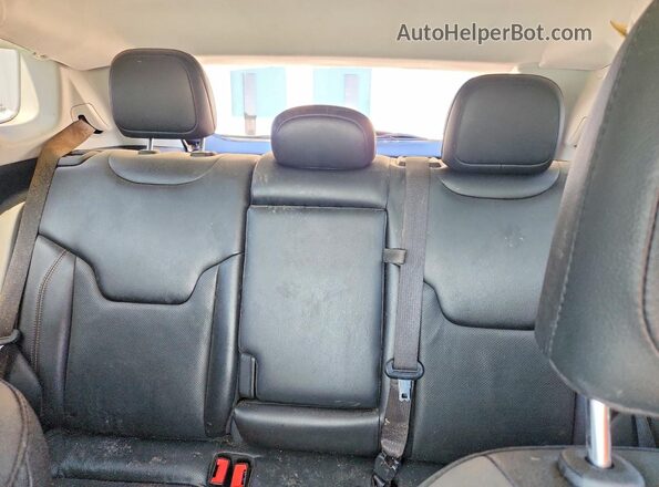 3C4NJDCB1MT569987 2021 JEEP COMPASS White Вид задньої частини салону