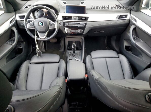 WBXJG9C04L5P41049 2020 BMW X1 Gray Սարքավորումների վահանակի տեսք