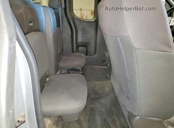 1N6BD0CT8HN700248 2017 NISSAN FRONTIER Silver Widok wnętrza z tyłu