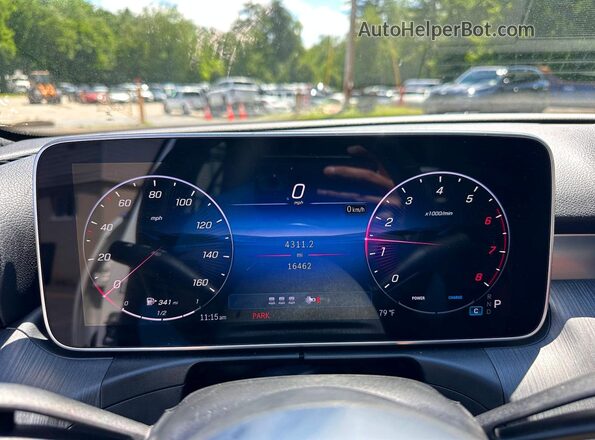 W1KAF4HB5SR283368 2025 MERCEDES-BENZ C-CLASS Белый Вид панели приборов