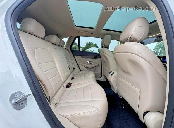 W1N0G8EB2MF918638 2021 MERCEDES-BENZ GLC-CLASS White Widok z tyłu