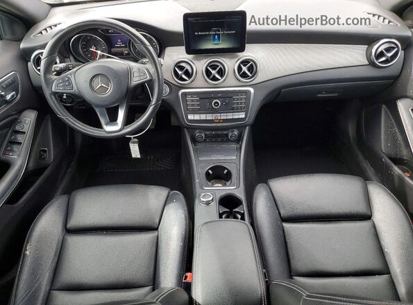 WDCTG4GB3JJ390069 2018 MERCEDES-BENZ GLA Silver 