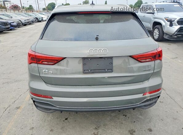 WA1EECF37S1007299 2025 AUDI Q3 Gray Front interior view