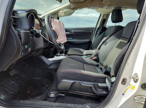 3HGGK5H67JM701214 2018 HONDA FIT White Widok deski rozdzielczej