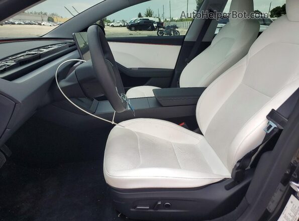5YJ3E1EA6SF998777 2025 TESLA MODEL 3 Gray Առջևի վահանակի տեսք