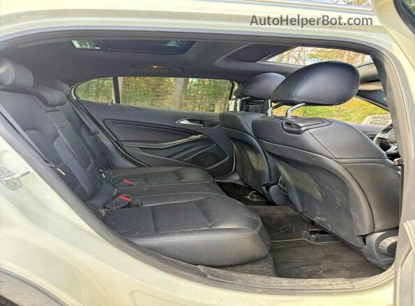 WDCTG4EB6GJ235494 2016 MERCEDES-BENZ GLA White Vista interior delantera