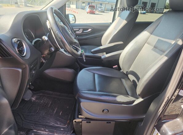W1WV0FEY5M3842817 2021 MERCEDES-BENZ METRIS Black Vista del salpicadero