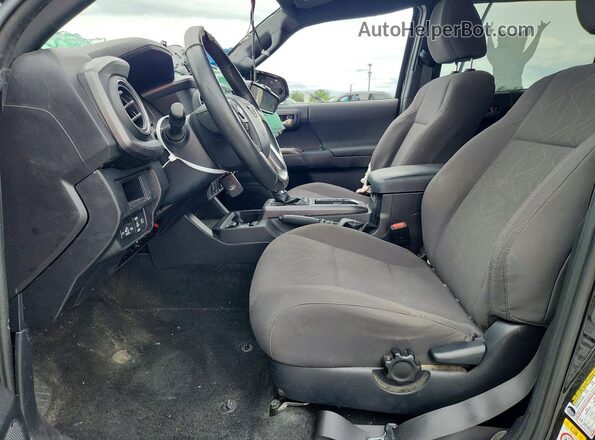 5TFCZ5AN2JX132938 2018 TOYOTA TACOMA Black 