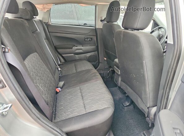 JA4ARUAU5TU016947 2026 MITSUBISHI OUTLANDER Silver 