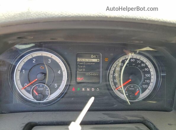 1C6RR7KM7KS724871 2019 RAM 1500 Burgundy Widok tylnych siedzeń