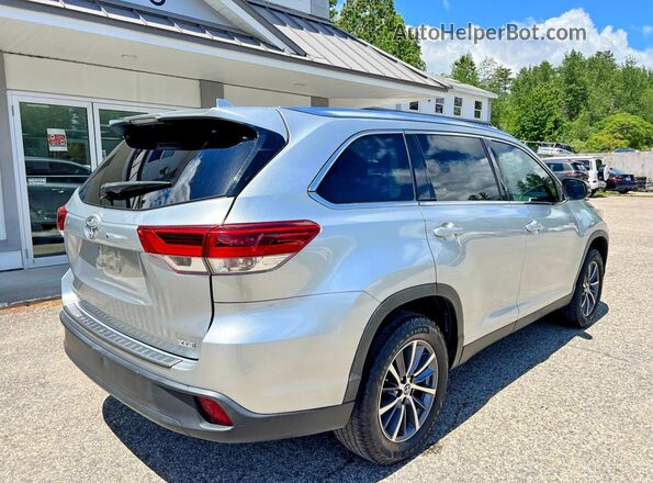 5TDKZRFH8KS566312 2019 TOYOTA HIGHLANDER Silver 