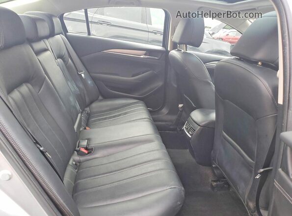 JM1GL1TY2J1317755 2018 MAZDA 6 Silver Widok wnętrza z tyłu