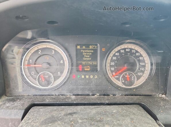 3C6UR4HL4JG104895 2018 RAM 2500 Белый Вид задних сидений