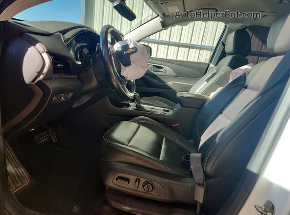 1GNEVHKW5KJ238101 2019 CHEVROLET TRAVERSE White Vista del salpicadero