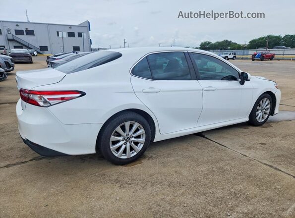 4T1B11HK5JU074019 2018 TOYOTA CAMRY White Передня права чверть