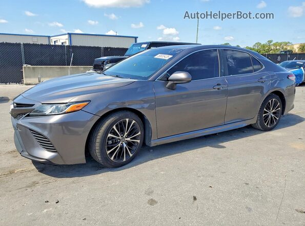 4T1B11HK4JU043232 2018 TOYOTA CAMRY Gray Tył lewy