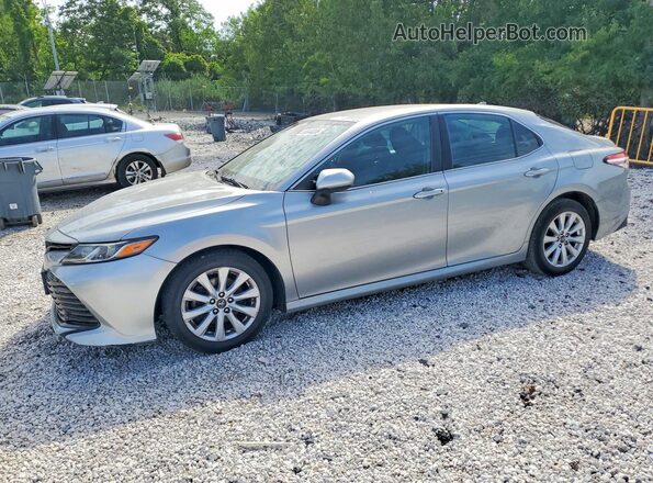 4T1B11HK3KU261325 2019 TOYOTA CAMRY Silver Trasero izquierdo