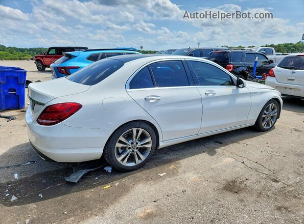 55SWF4JB8HU226539 2017 MERCEDES-BENZ C White Front right