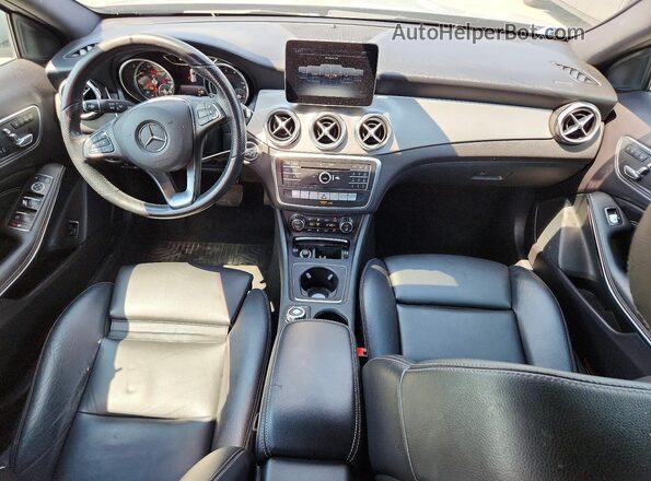 WDCTG4EB8KJ553559 2019 MERCEDES-BENZ GLA-CLASS Silver Սարքավորումների վահանակի տեսք