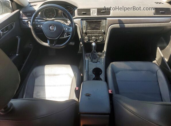 1VWDT7A36HC010551 2017 VOLKSWAGEN PASSAT Черный Вид щитка приборов